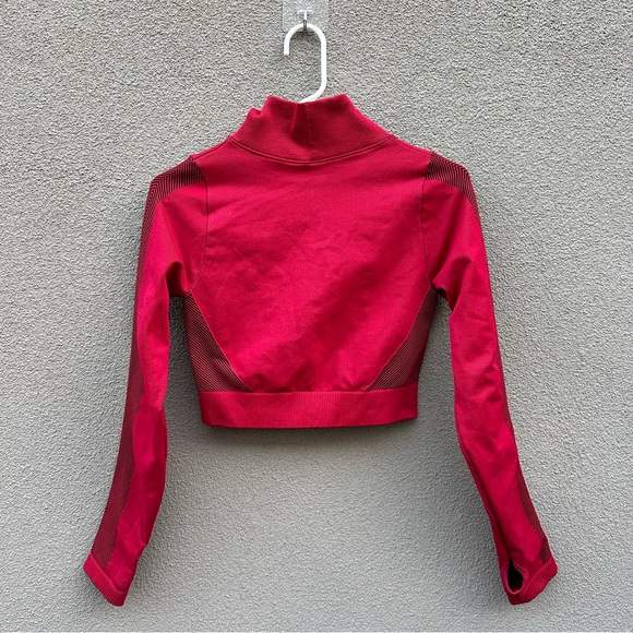 Seamless Cropped Athletic Workout Jacket - Picture 4 of 5